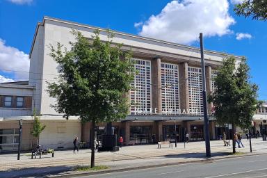 piscine-cours-de-la-republique